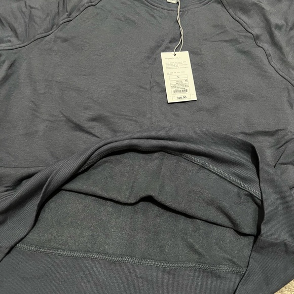 Woman’s Target Gray Sweater NWT - Picture 2 of 2